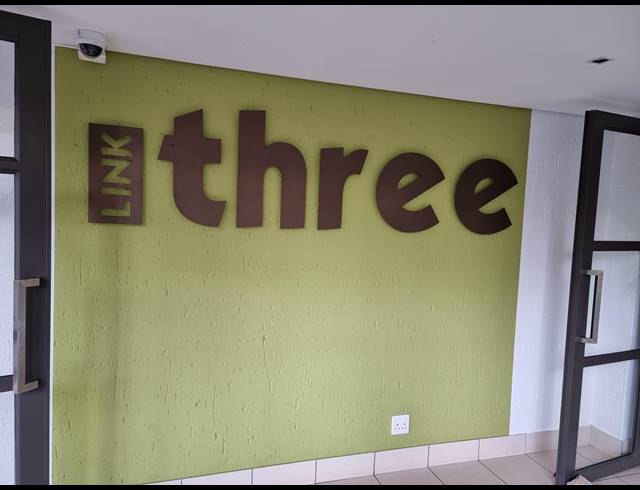 2 BEDROOM APARTMENT RENTED IN RIVONIA